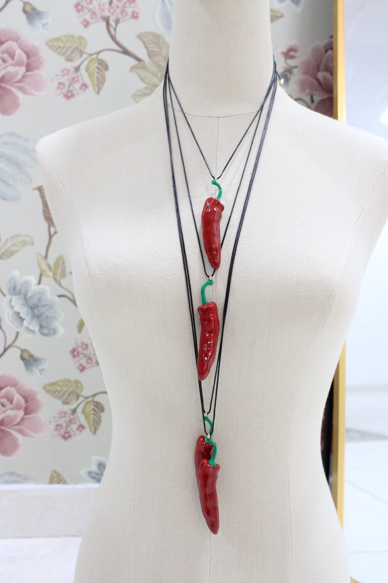 Collar con dije de chile 🌶️ nuevo