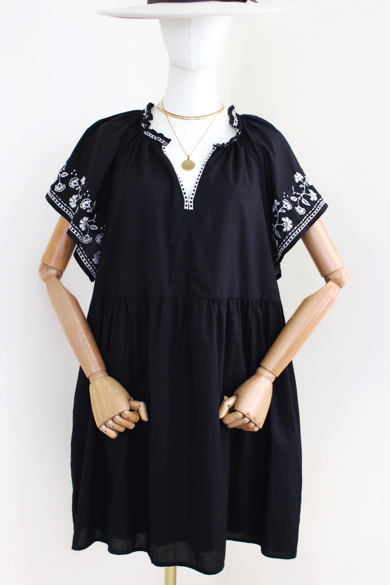 Vestido nuevo bordado | Talla L