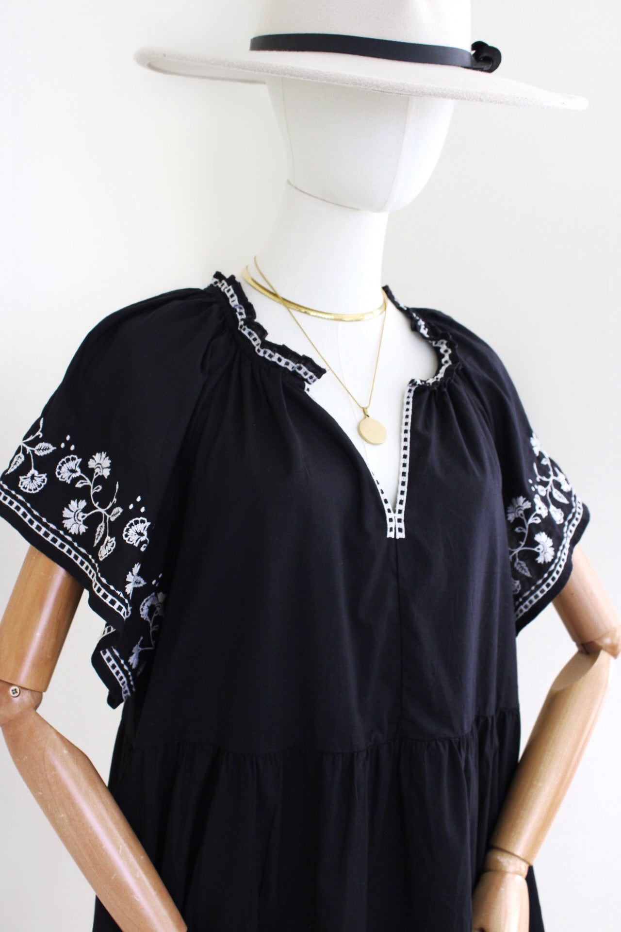 Vestido nuevo bordado | Talla L
